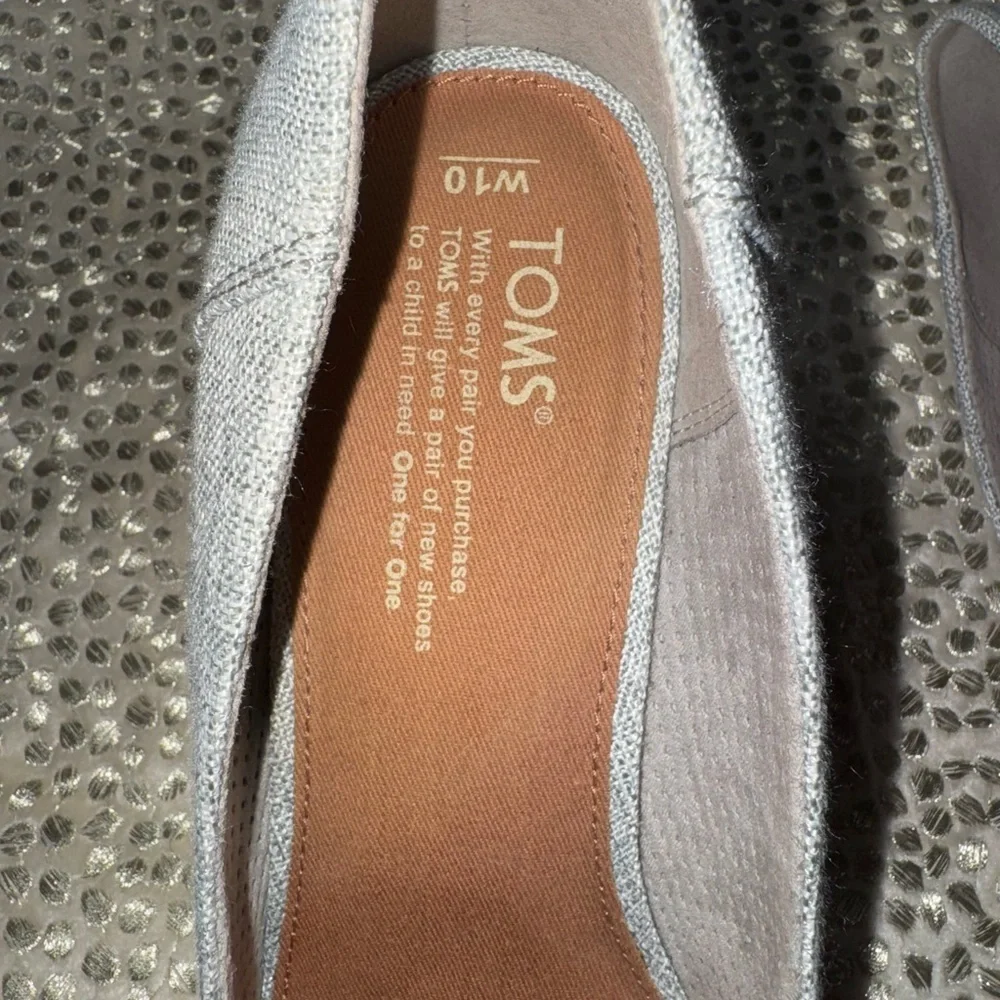 Toms Light Gray Wedge Peep-Toe Shoes